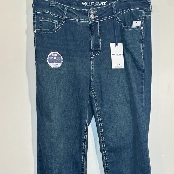 Wildflower Luscious Curvy Fit Bootcut Jeans Size 16W - Picture 2 of 9